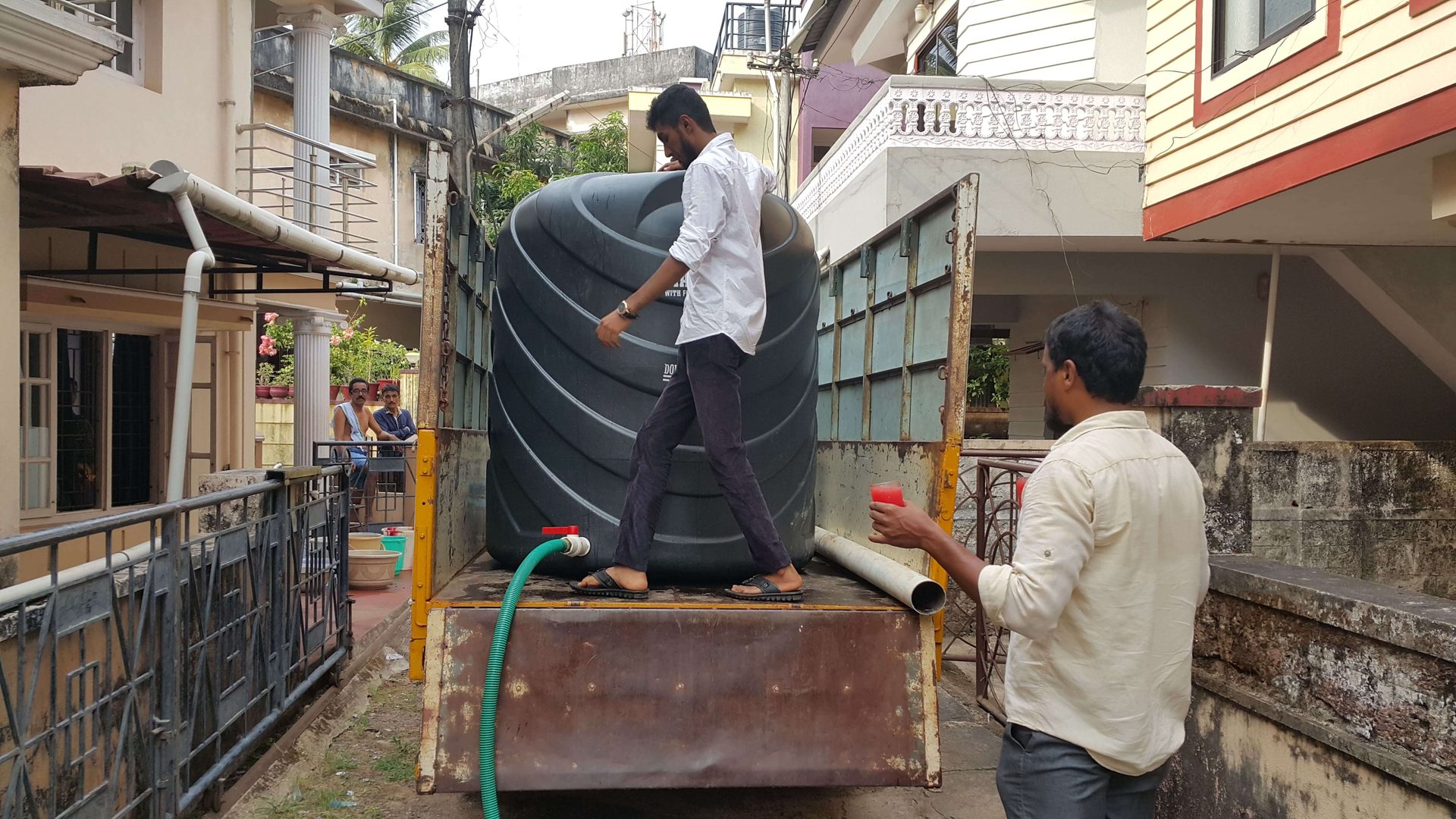 Water Tank Delivery to Home
